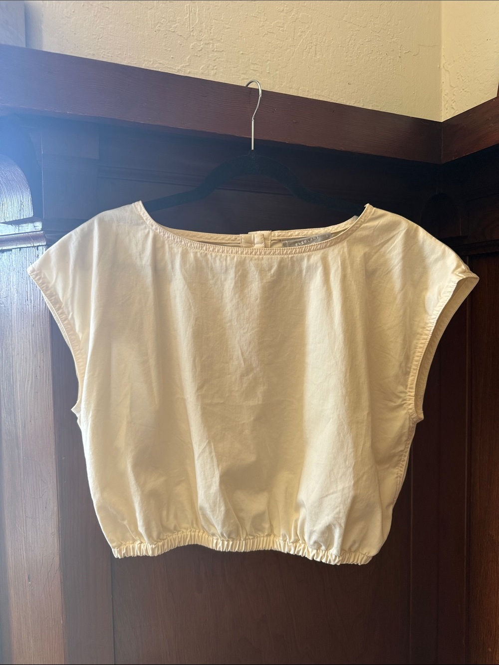 Everlane Cream Cropped Bubble Top Elastic-Hem Cap Sleeve Top